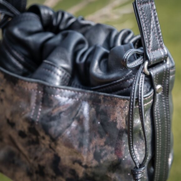 Rough & Tumble -Baby Borough Black with Gilded Pockets & Purple Lining - Picture 6 of 13